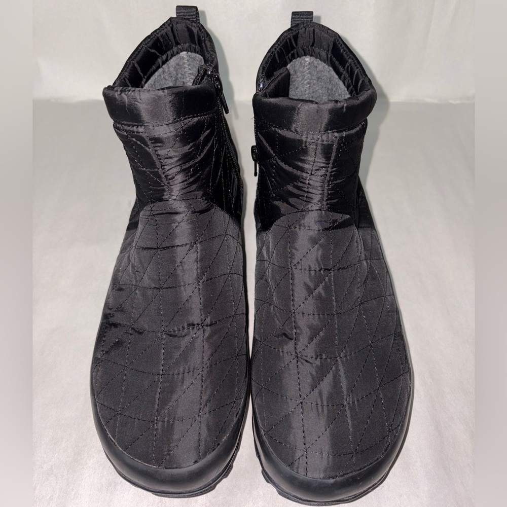 BOGS Snowday II Low Waterproof Quilted Insulated Snow Boots - Women’s Size 10